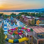 Lonicera World Üdülőközpont Avsallar