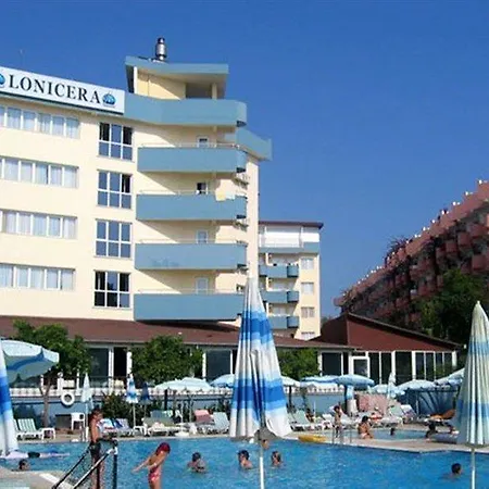 Üdülőközpont Lonicera World 4*