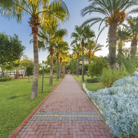 Lonicera World Resort 4*