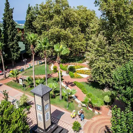 Resort Lonicera World