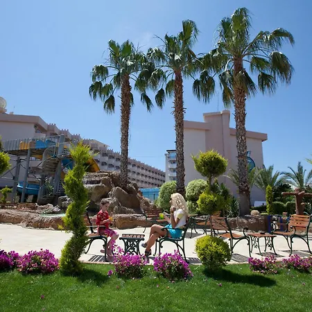 Resort Lonicera World