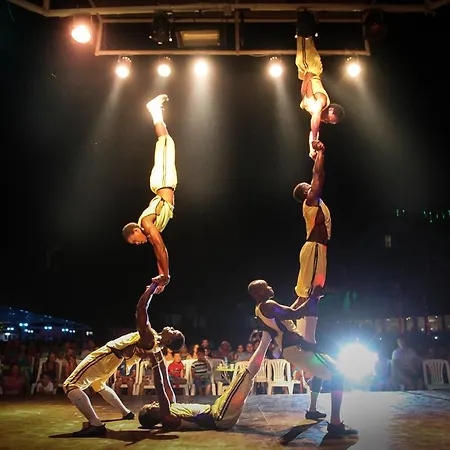 Lonicera World Ośrodek wypoczynkowy 4*