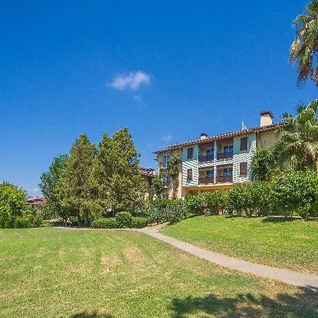 Lonicera World Resort 4*