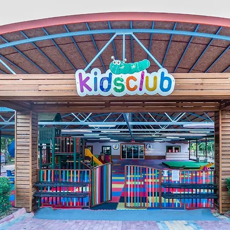 Ośrodek wypoczynkowy Lonicera World 4*