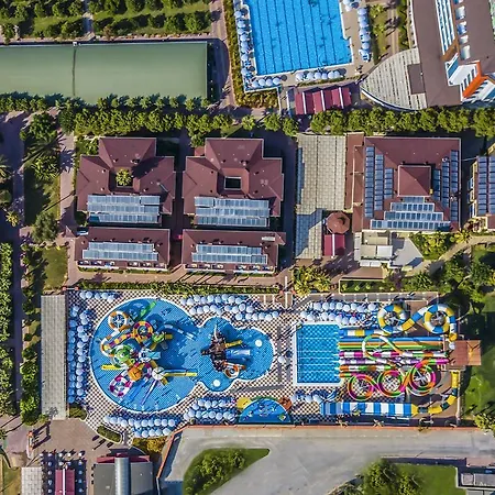 Lonicera World Semesteranläggning (resort)