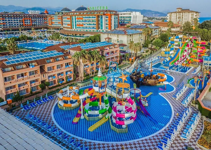 Lonicera World منتجع أفسالاّر