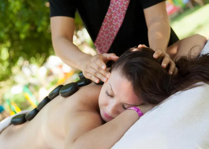 Lonicera World منتجع أفسالاّر