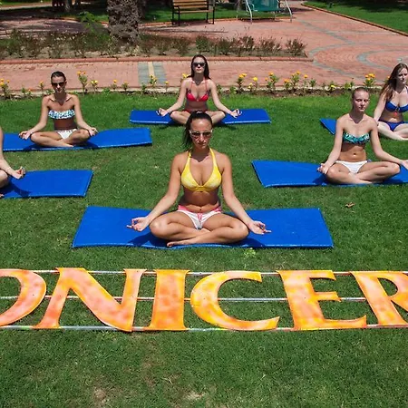 Lonicera World Feriested